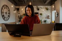 49593 17.3'' 1920 x 1080 Full Hd Dokunmatik Taşınabilir Monitör