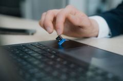 98711 64GB Store 'n' Stay Nano USB 3.2 USB BELLEK