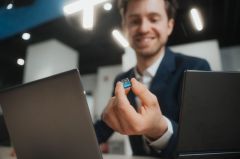 98711 64GB Store 'n' Stay Nano USB 3.2 USB BELLEK